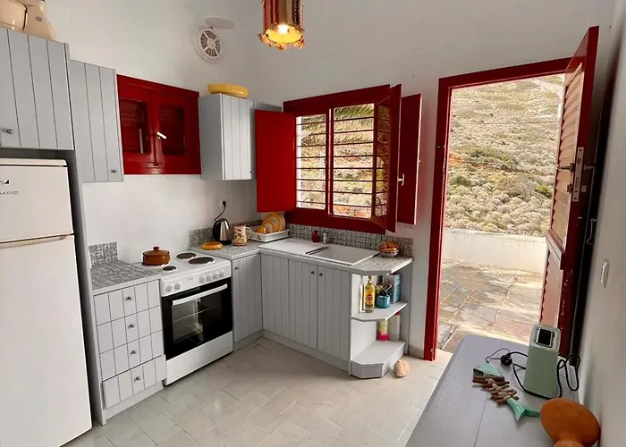 Sifnos Tinas House *