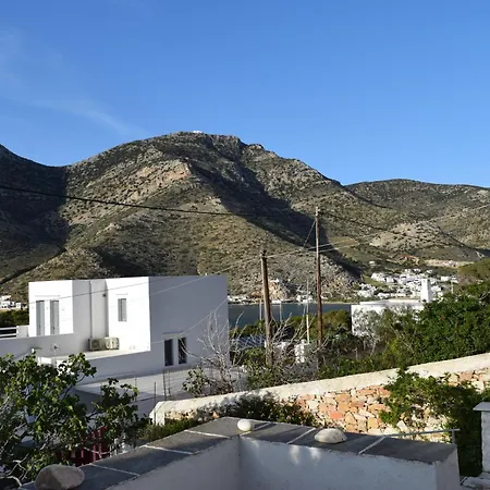 Sifnos Tinas House Casa de Férias Kamarai